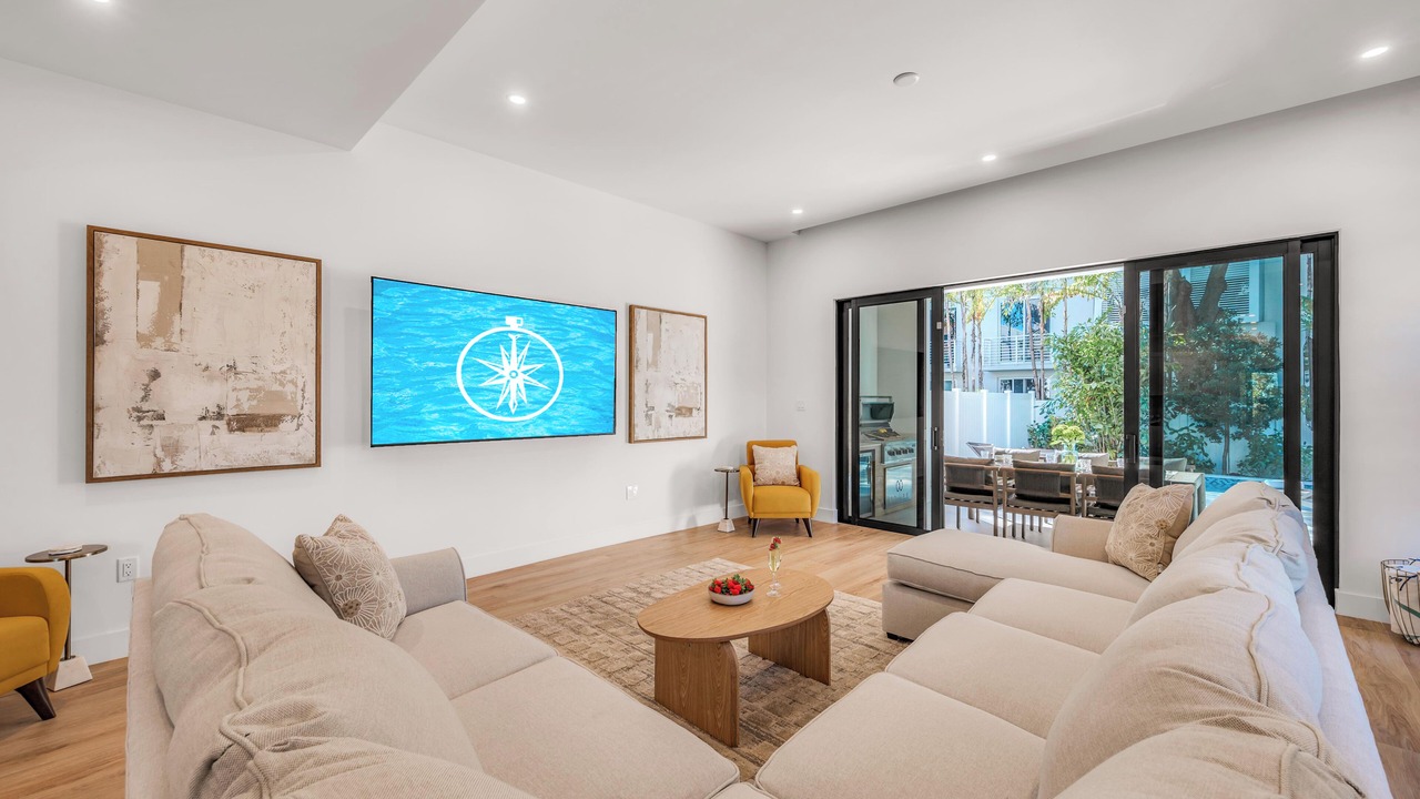 Photo of Livingroom in Harbordale
