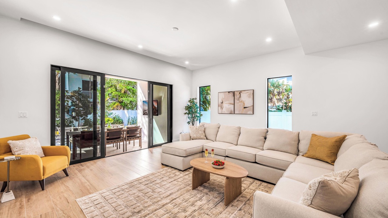 Photo of Livingroom in Harbordale