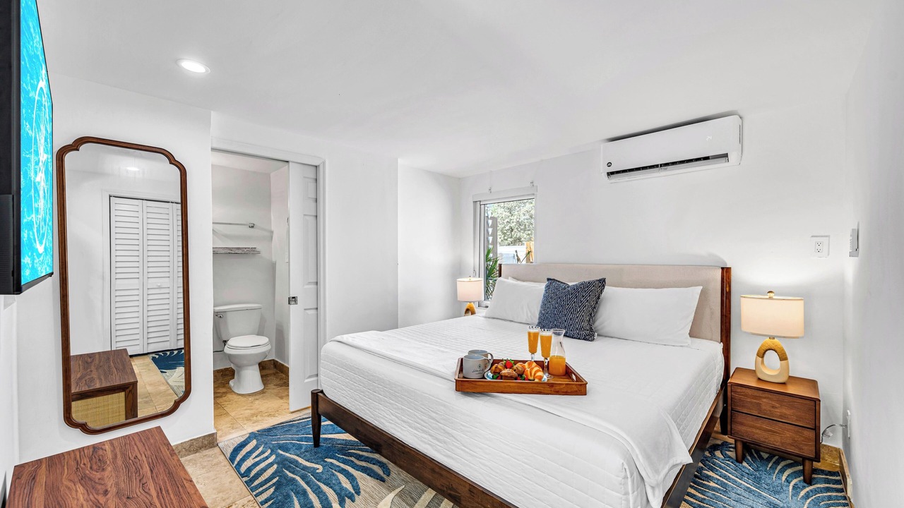Photo of Bedroom in Lauderdale-by-the-Sea