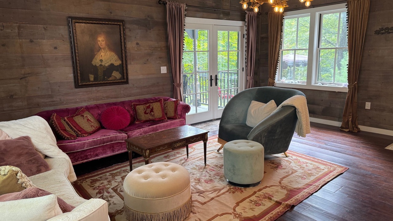 Photo of Livingroom in Lake Hill