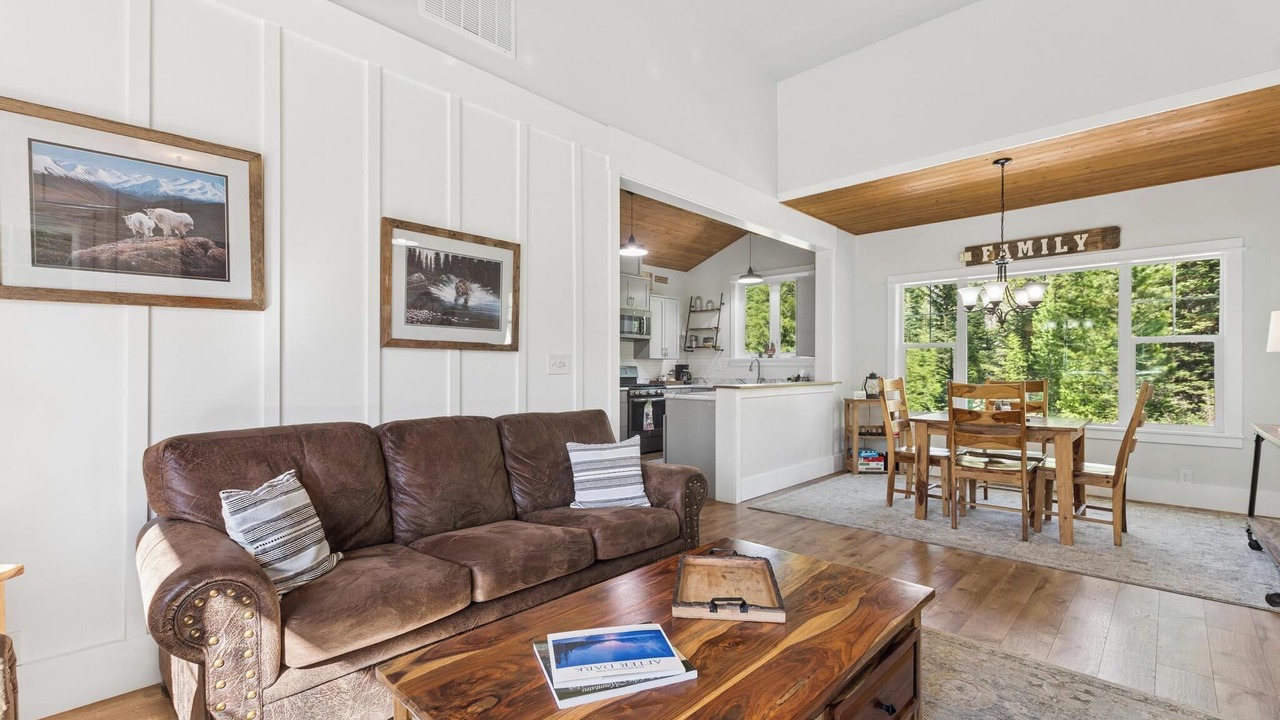 Photo of Livingroom in Martin City