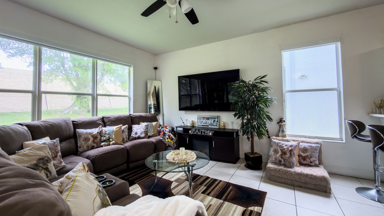 Photo of Livingroom in Miramar