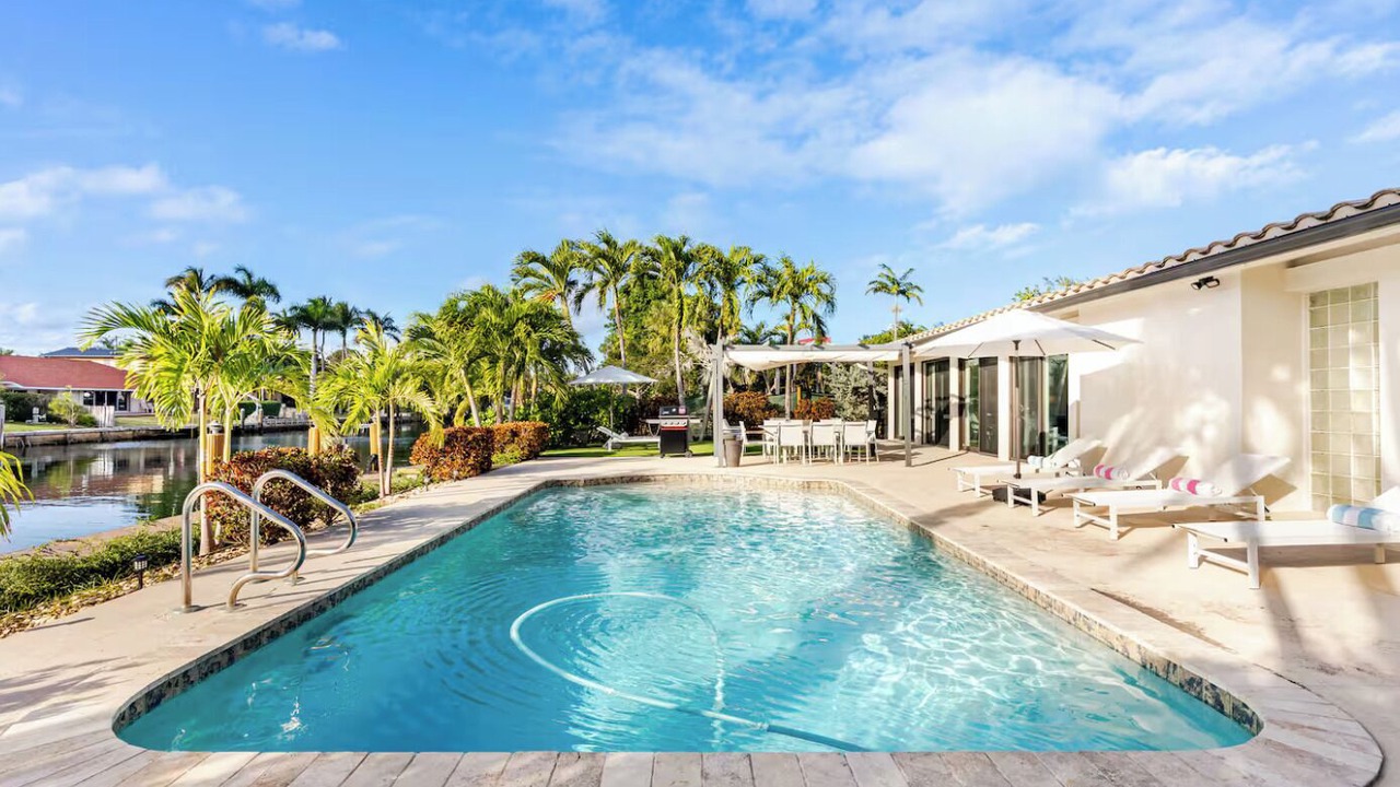 Photo of Outdoor in Hallandale Beach