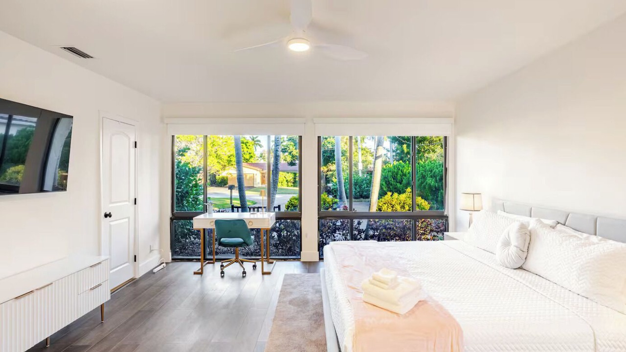 Photo of Bedroom in Hallandale Beach