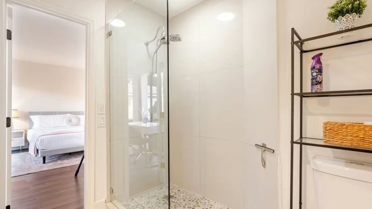 Photo of Bathroom in Hallandale Beach