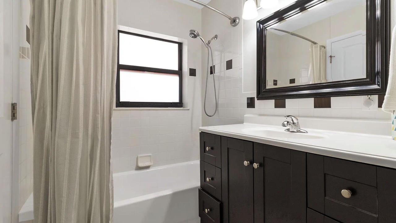 Photo of Bathroom in Pompano Isles