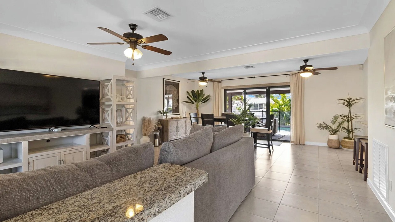 Photo of Livingroom in Pompano Isles