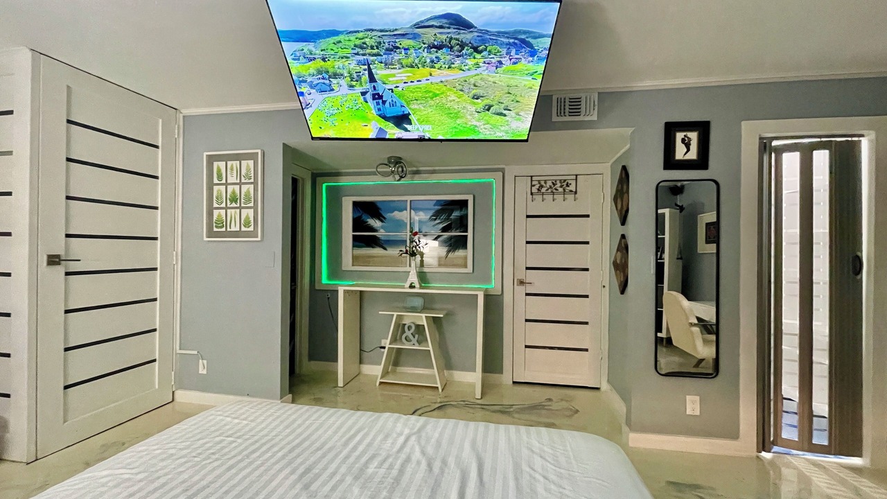 Photo of Bedroom in South Middle River