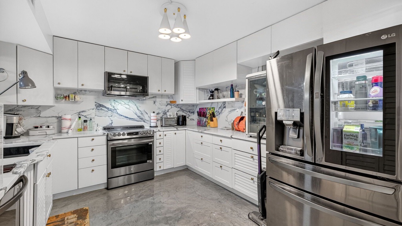 Photo of Kitchen in South Middle River