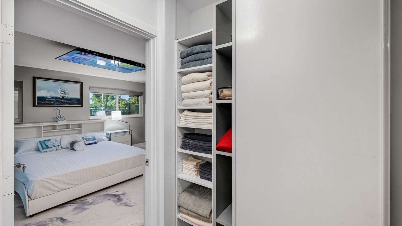 Photo of Bedroom in South Middle River