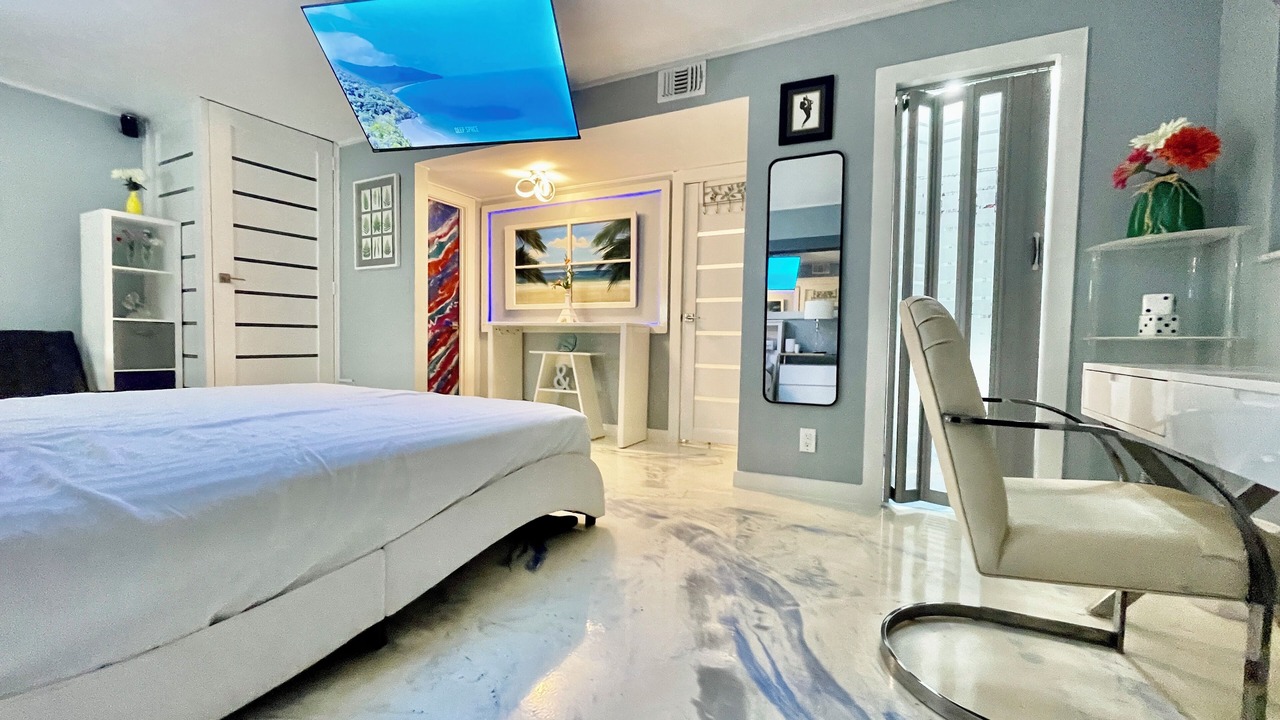 Photo of Bedroom in South Middle River