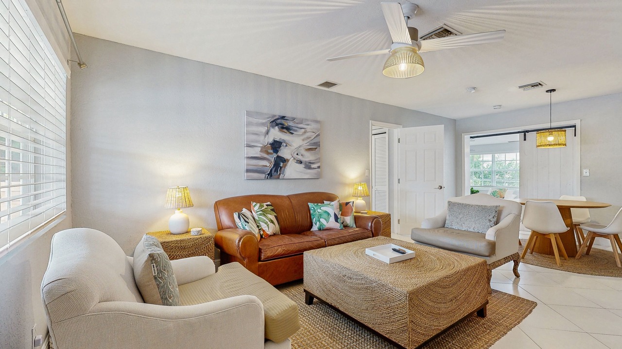 Photo of Livingroom in Middle River Terrace