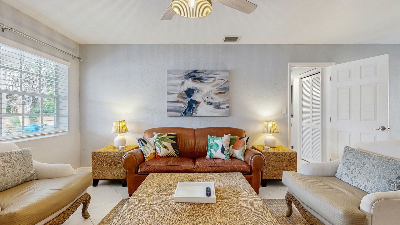Photo of Livingroom in Middle River Terrace