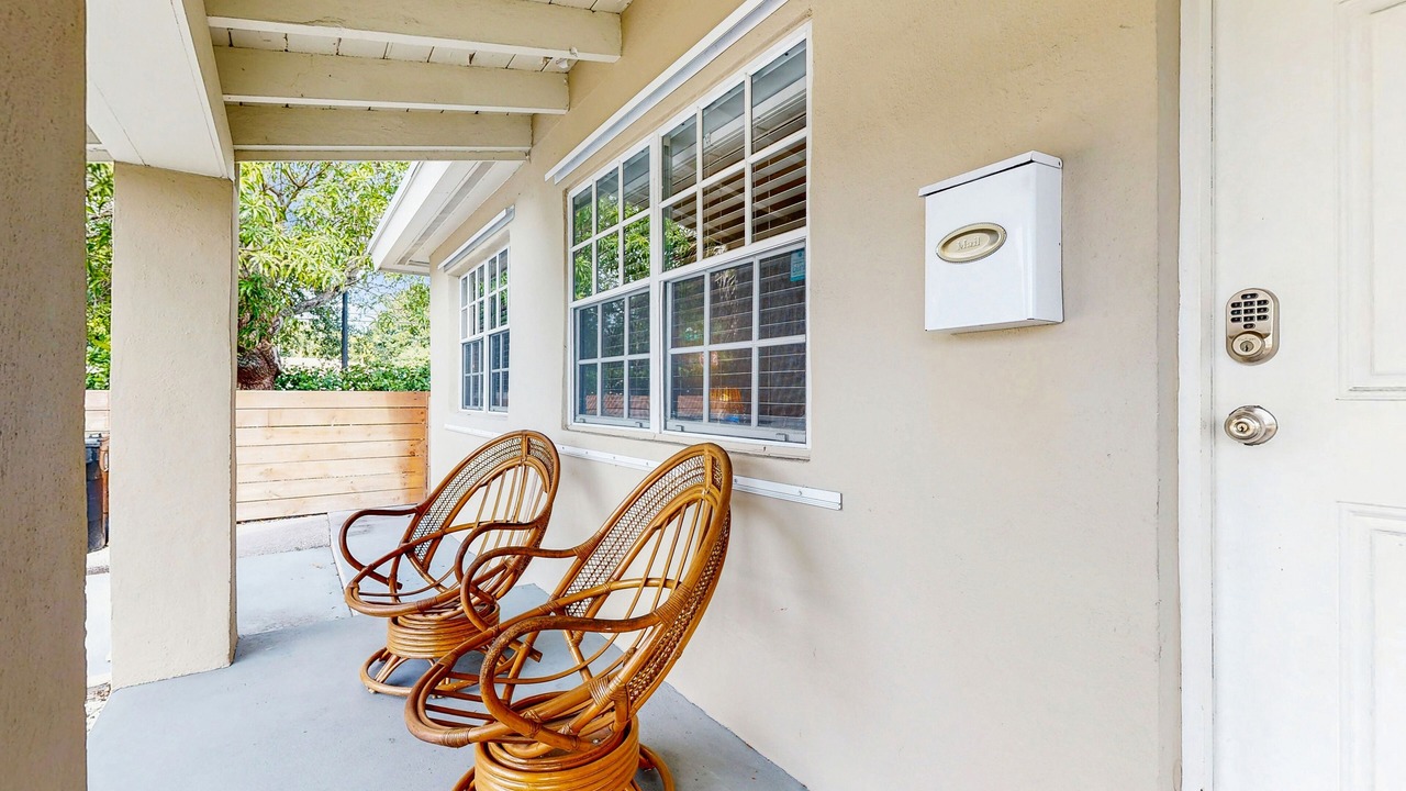 Photo of Patio Balcony in Middle River Terrace