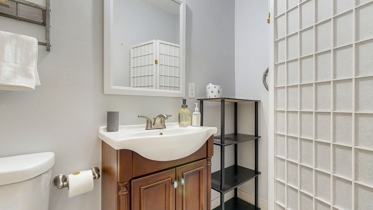 Photo of Bathroom in Middle River Terrace