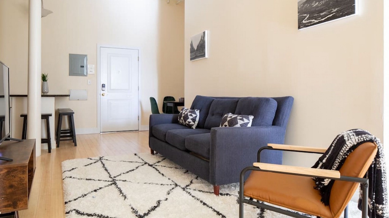 Photo of Livingroom in Downtown Boston
