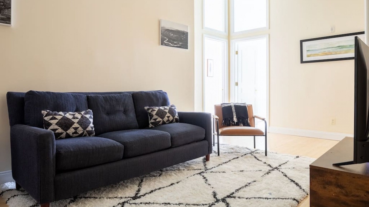 Photo of Livingroom in Downtown Boston