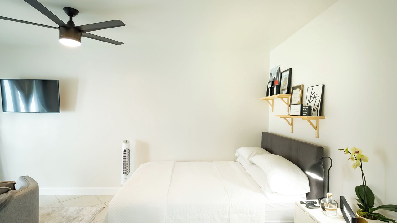 Photo of Bedroom in Hollywood