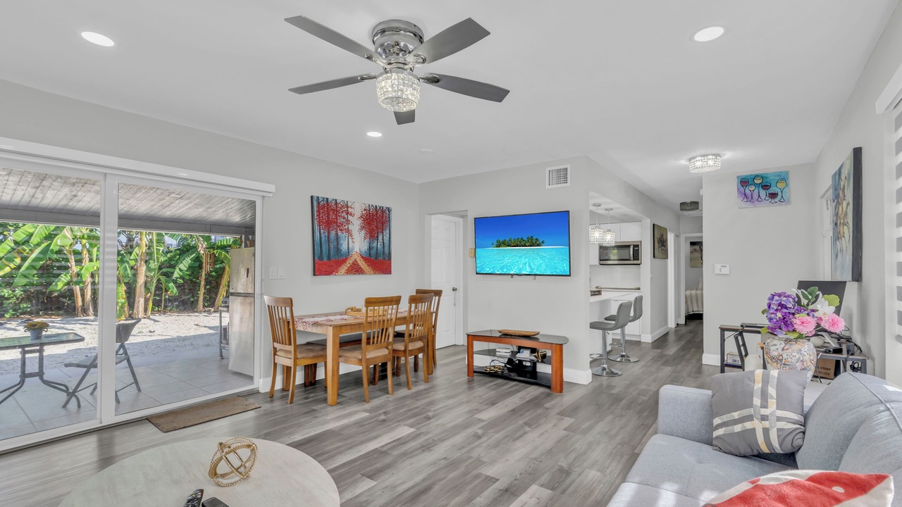 Photo of Livingroom in Miami Gardens