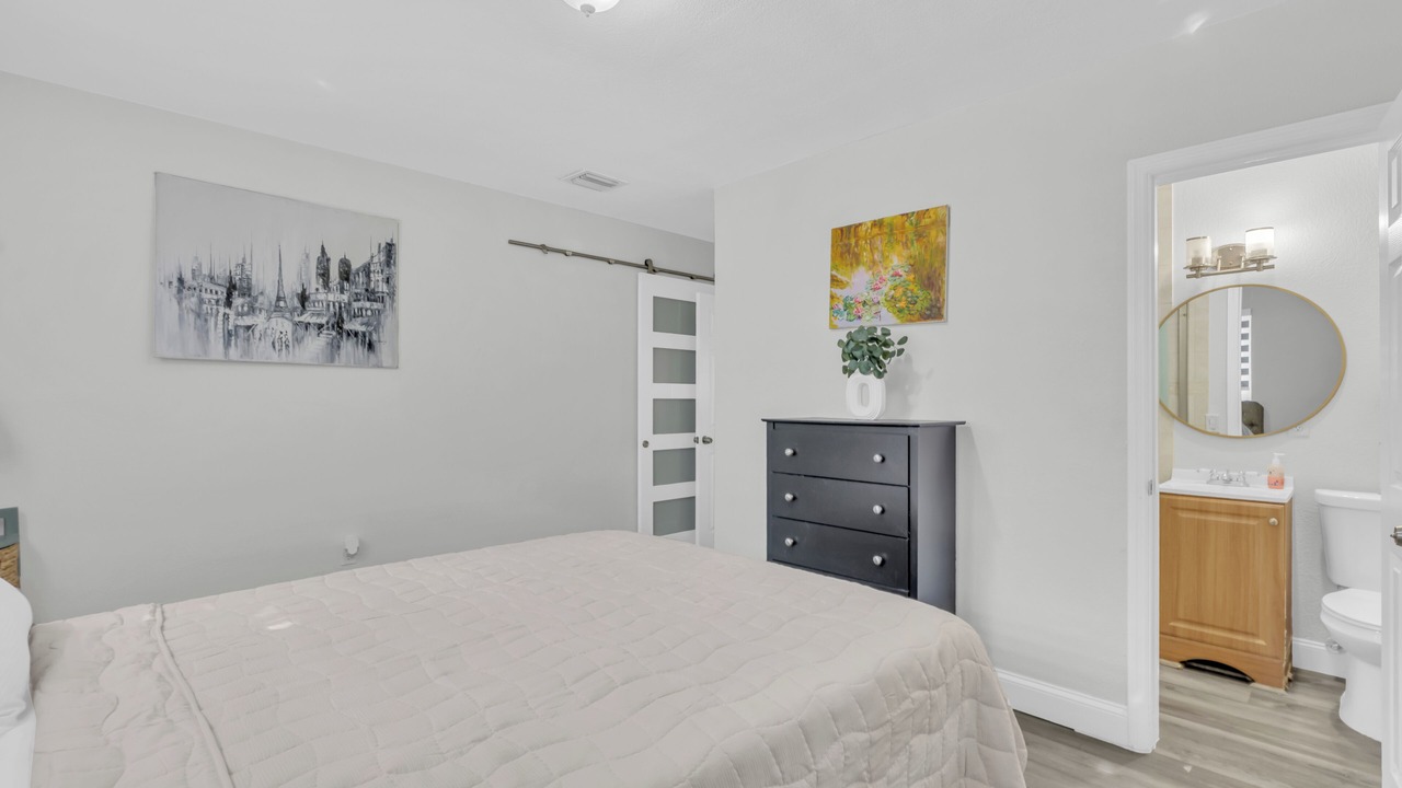 Photo of Bedroom in Miami Gardens