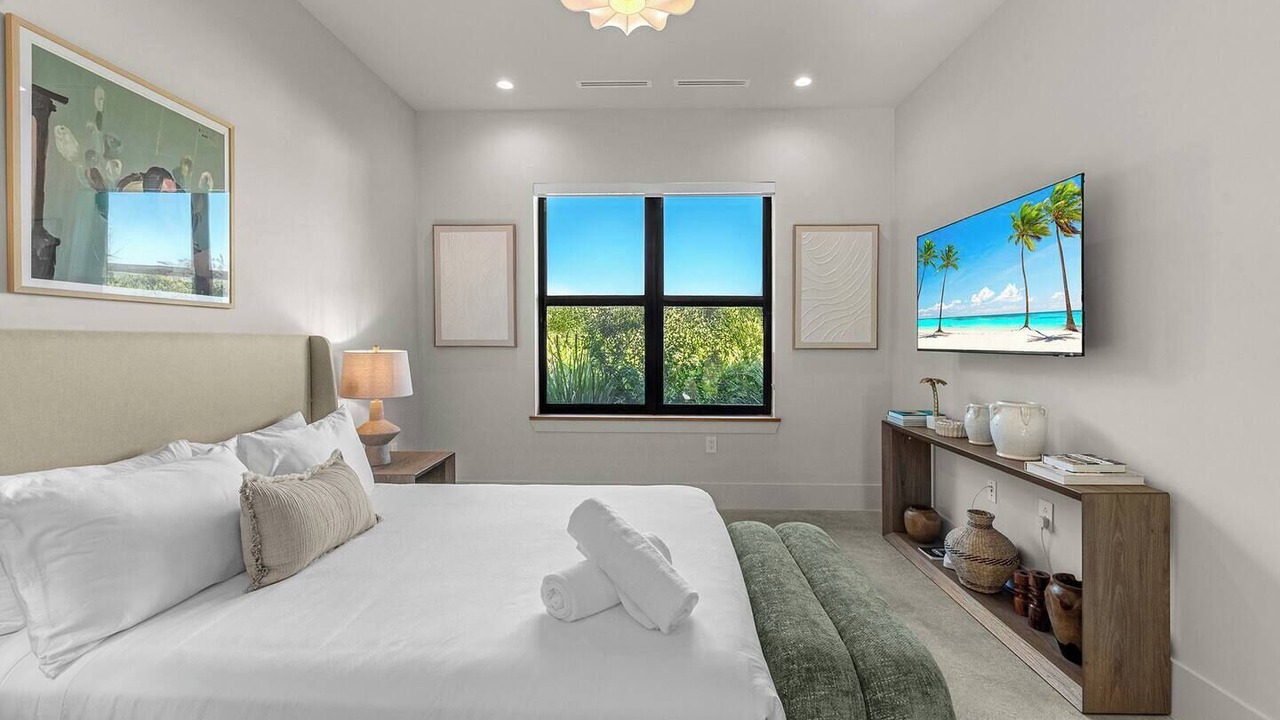 Photo of Bedroom in Golden Glades