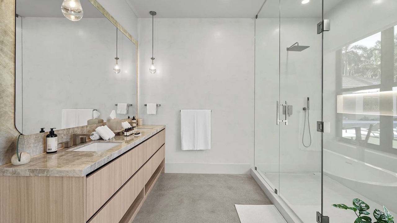 Photo of Bathroom in Golden Glades