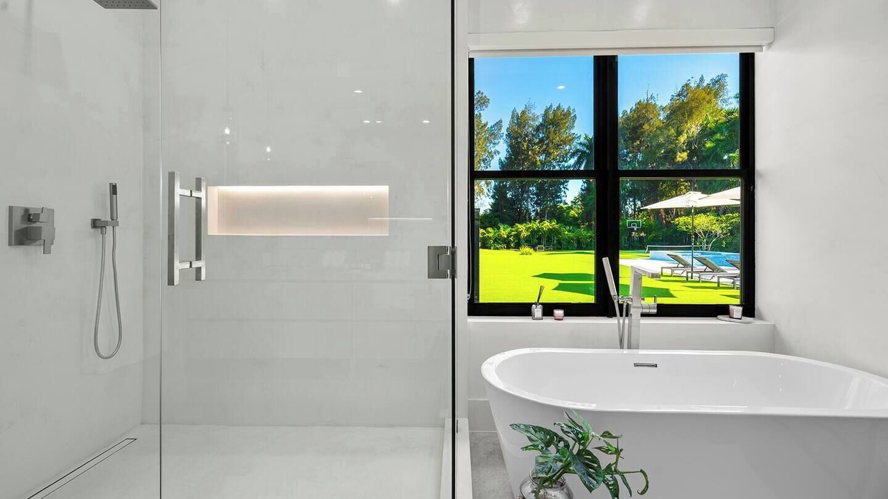 Photo of Bathroom in Golden Glades