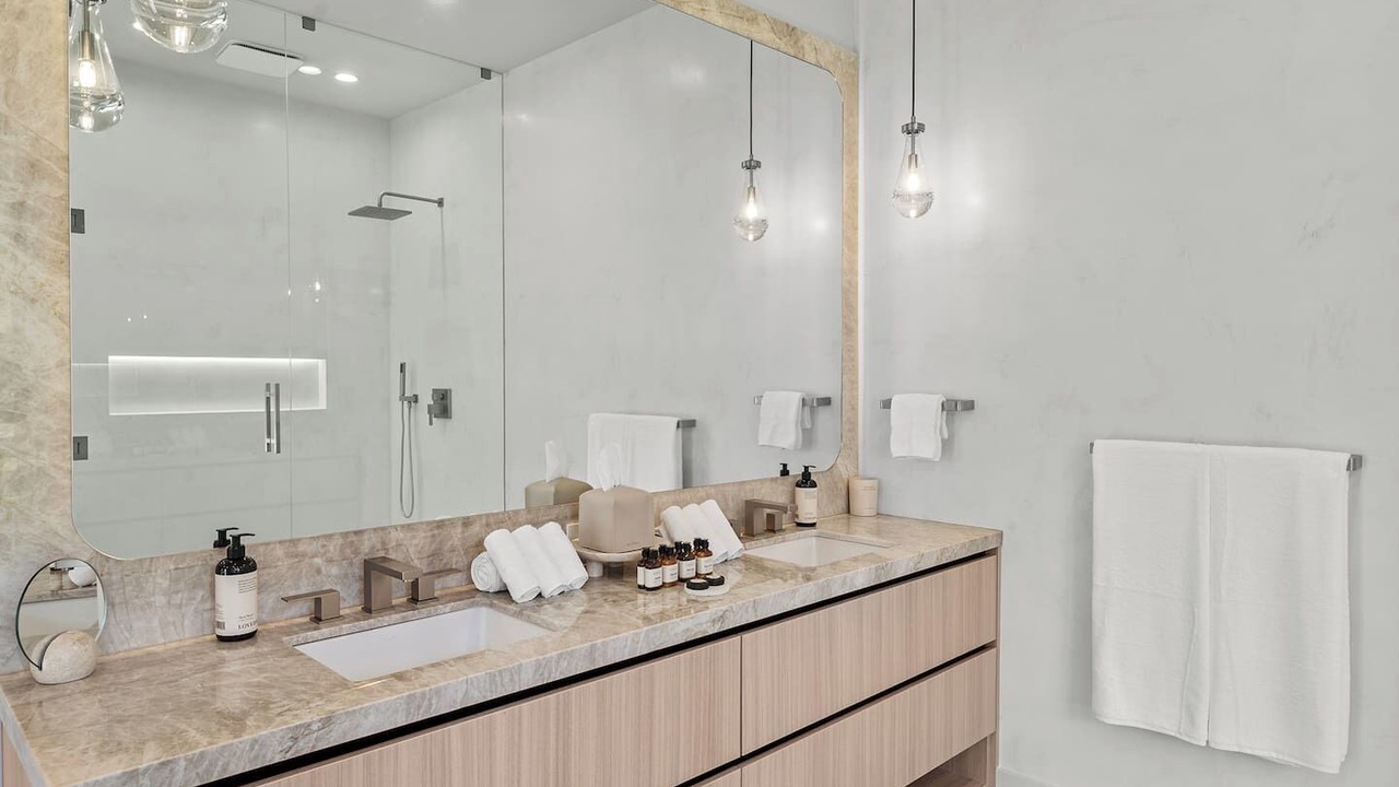 Photo of Bathroom in Golden Glades