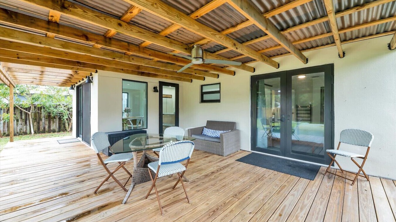 Photo of Outdoor in Middle River Terrace