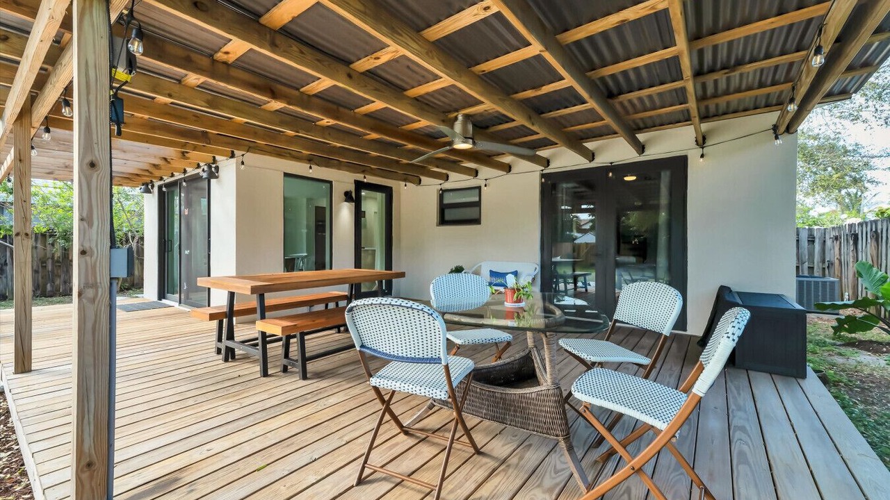 Photo of Outdoor in Middle River Terrace