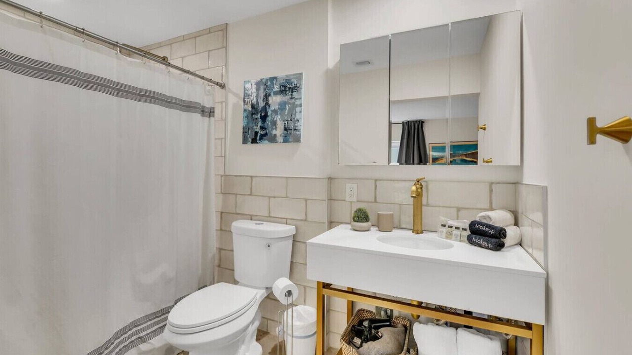 Photo of Bathroom in Middle River Terrace