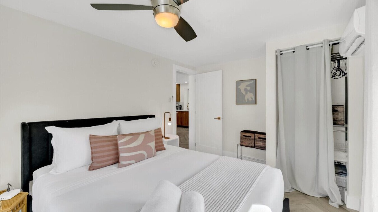 Photo of Bedroom in Middle River Terrace