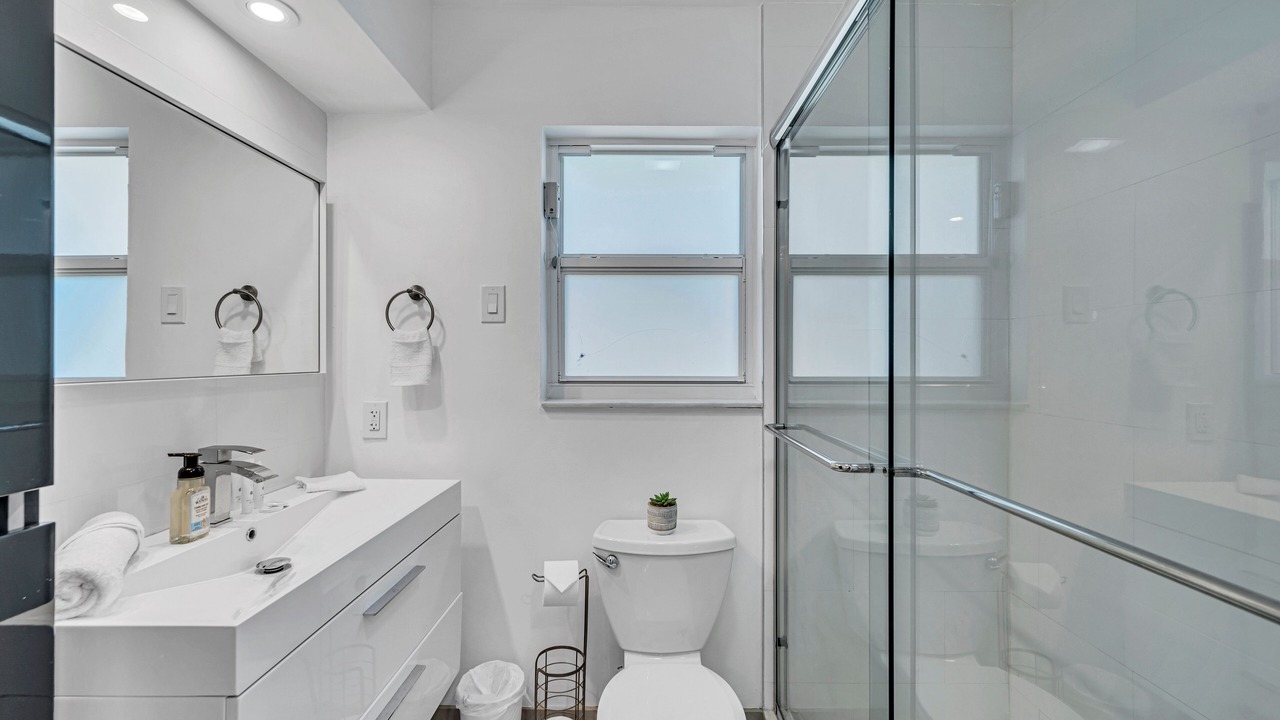 Photo of Bathroom in Garden Isles