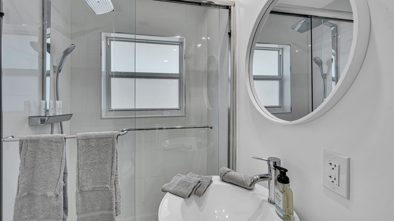 Photo of Bathroom in Garden Isles