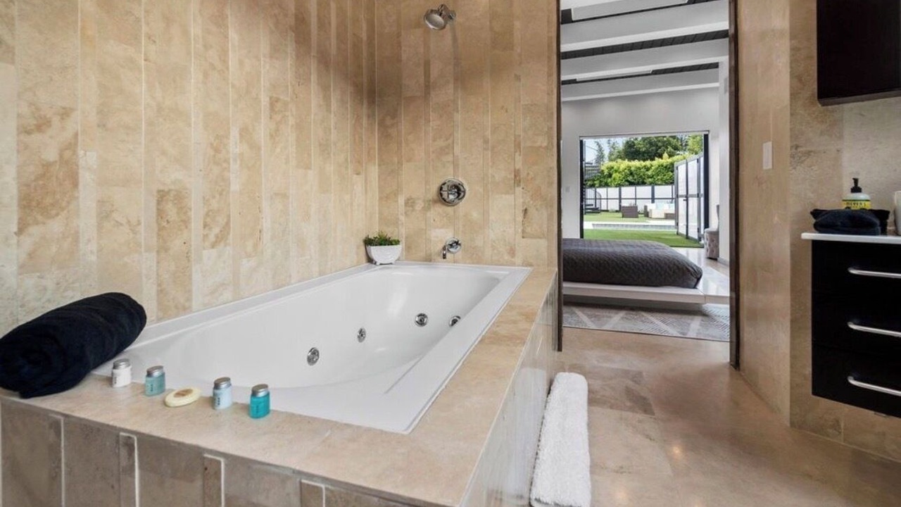 Photo of Bathroom in Hollywood Hills West