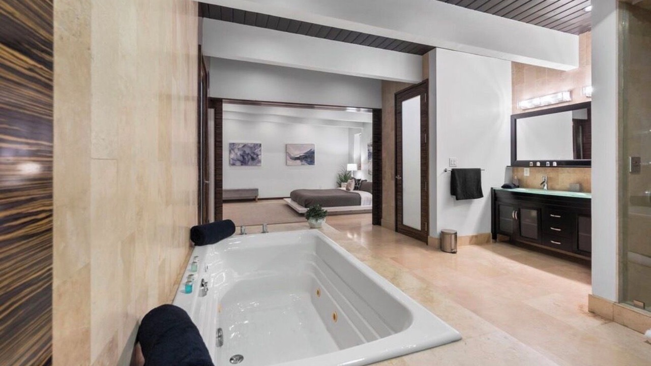 Photo of Bathroom in Hollywood Hills West