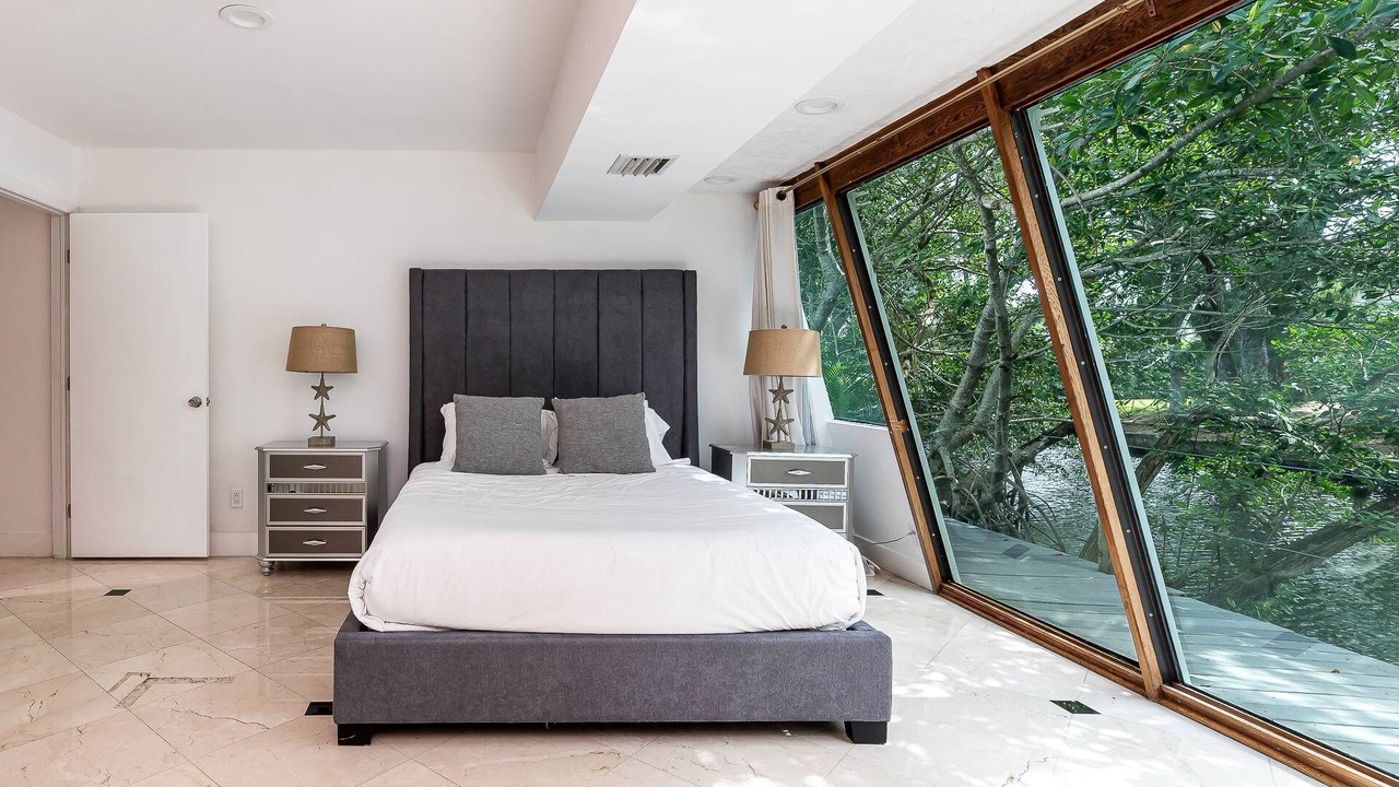 Photo of Bedroom in Ojus