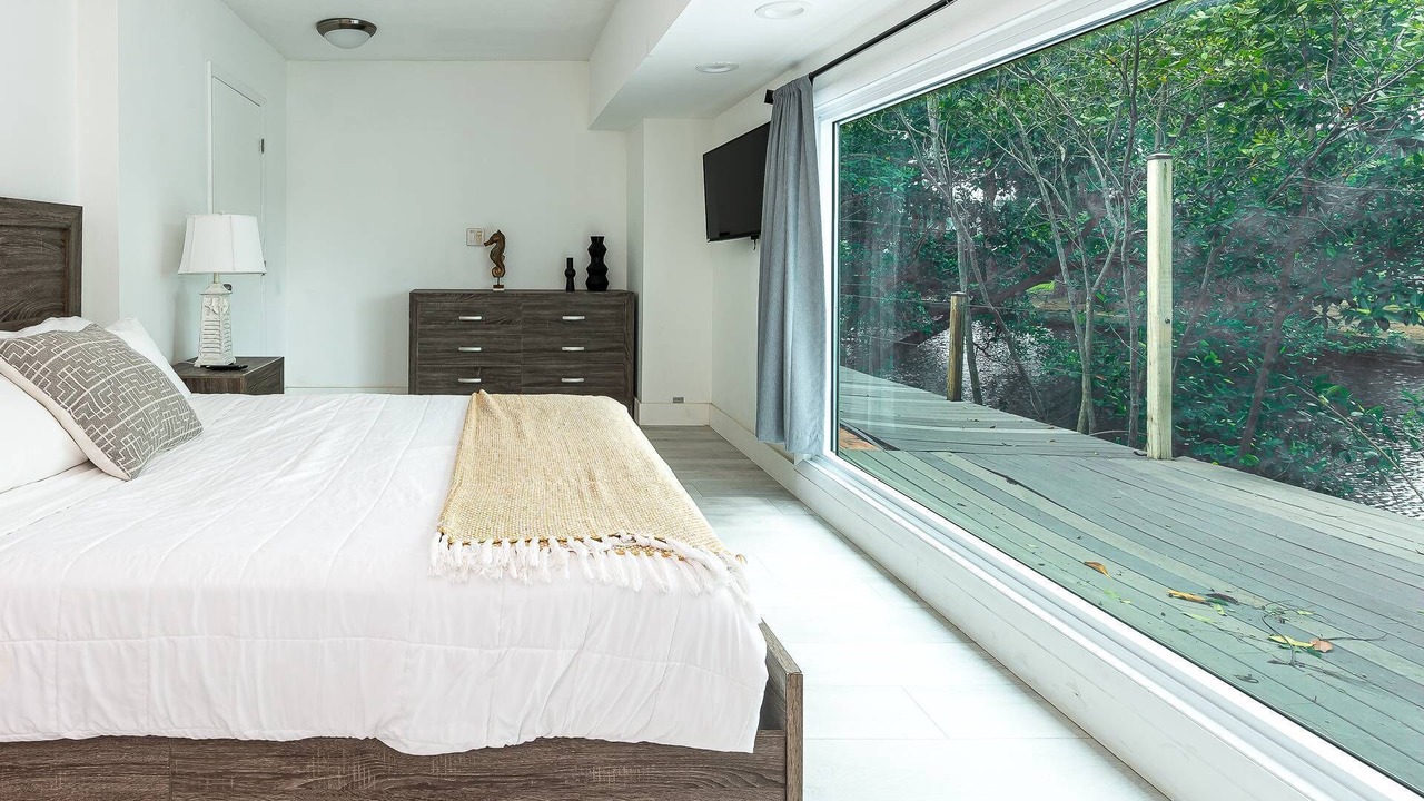 Photo of Bedroom in Ojus
