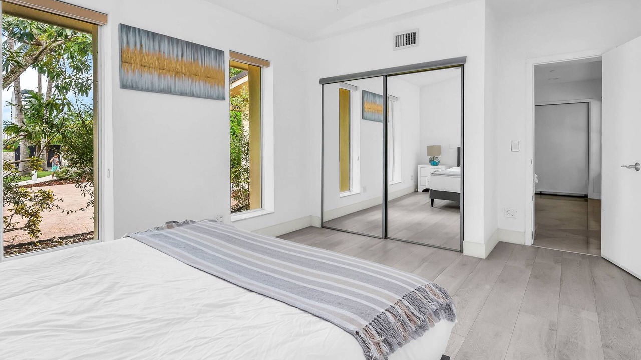 Photo of Bedroom in Ojus