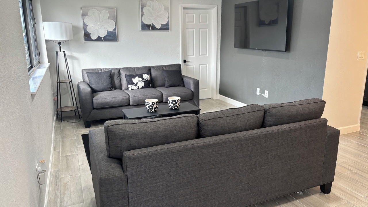 Photo of Livingroom in Miami Gardens