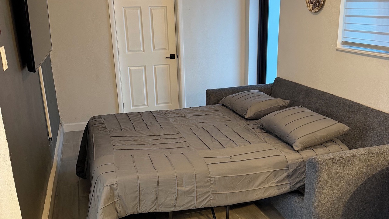 Photo of Bedroom in Miami Gardens