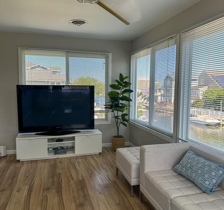 Photo of Livingroom in Sandpiper Pines