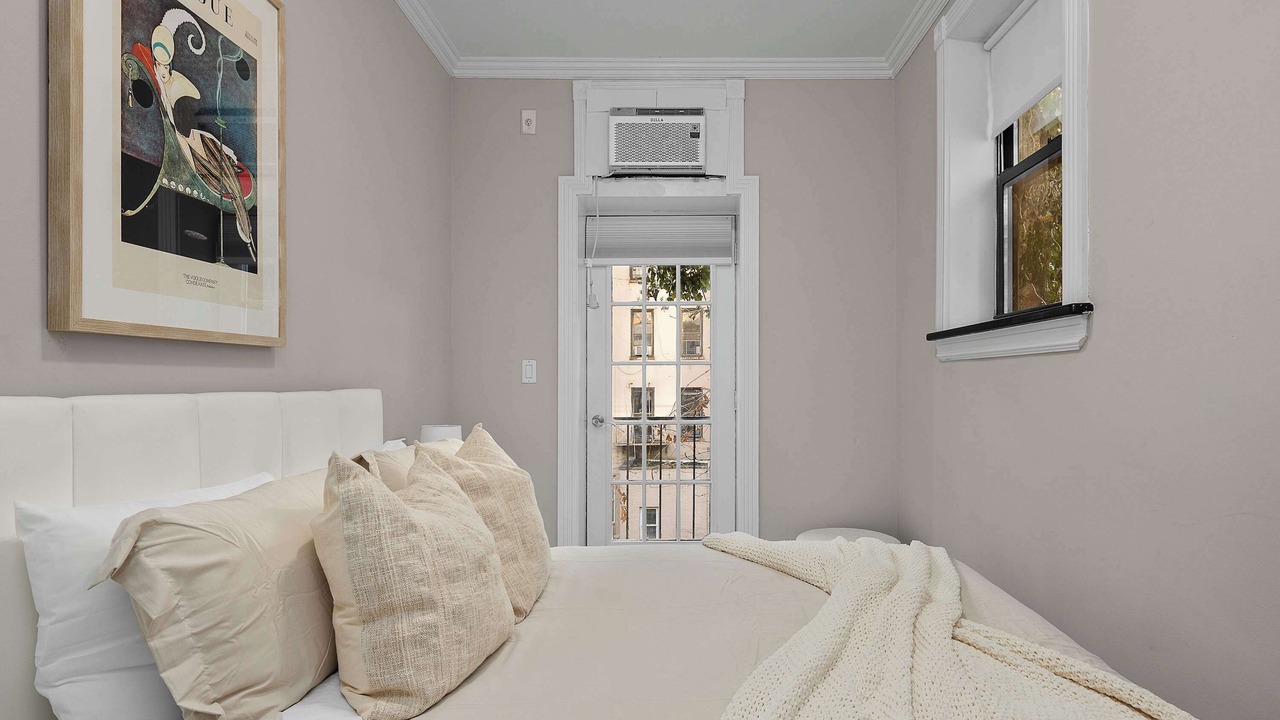 Photo of Bedroom in Peter Cooper Village