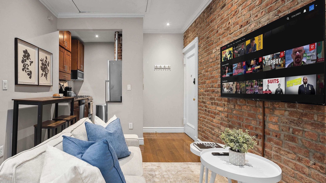 Photo of Livingroom in Peter Cooper Village