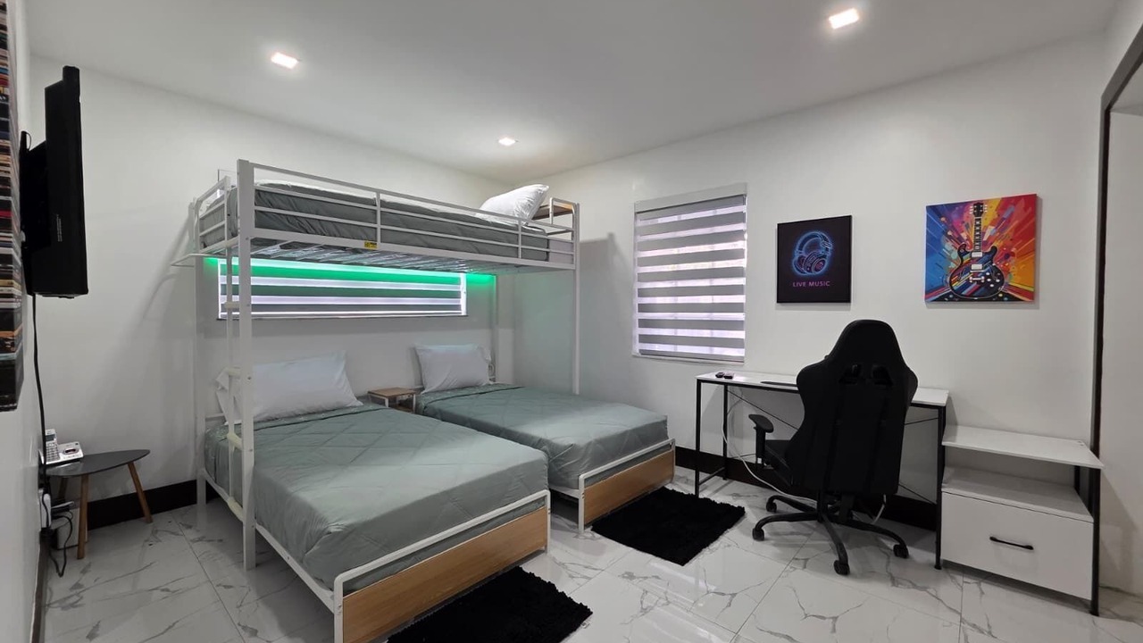 Photo of Bedroom in Driftwood