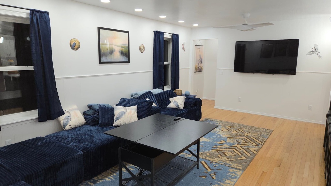Photo of Livingroom in Little Creek