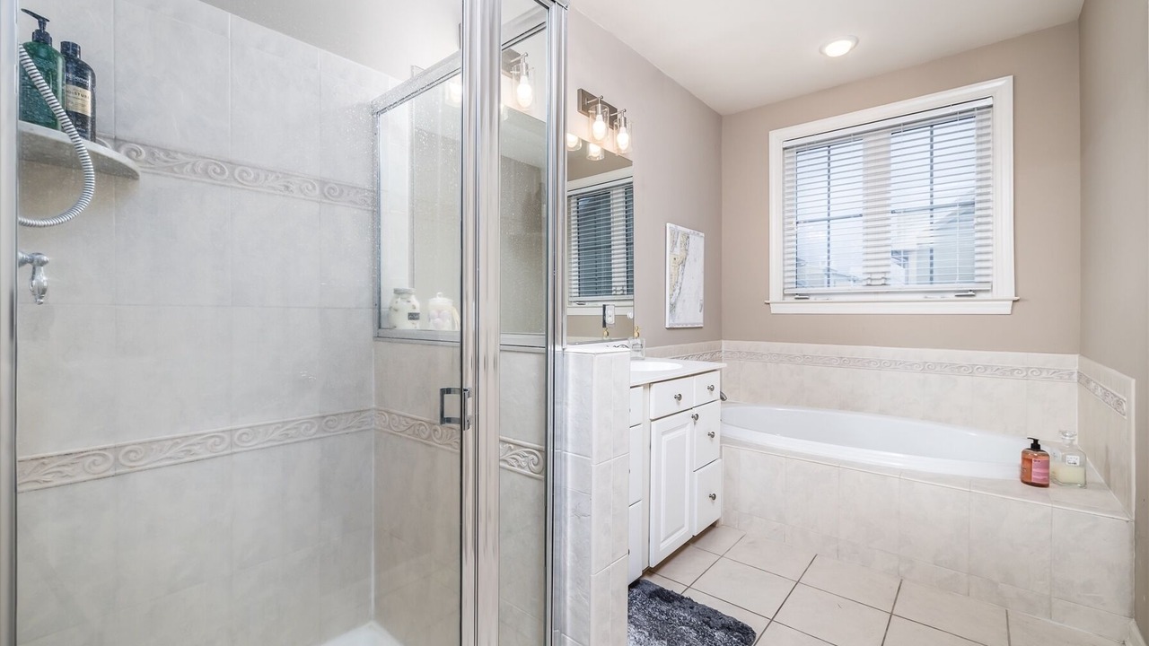 Photo of Bathroom in Sunset Island
