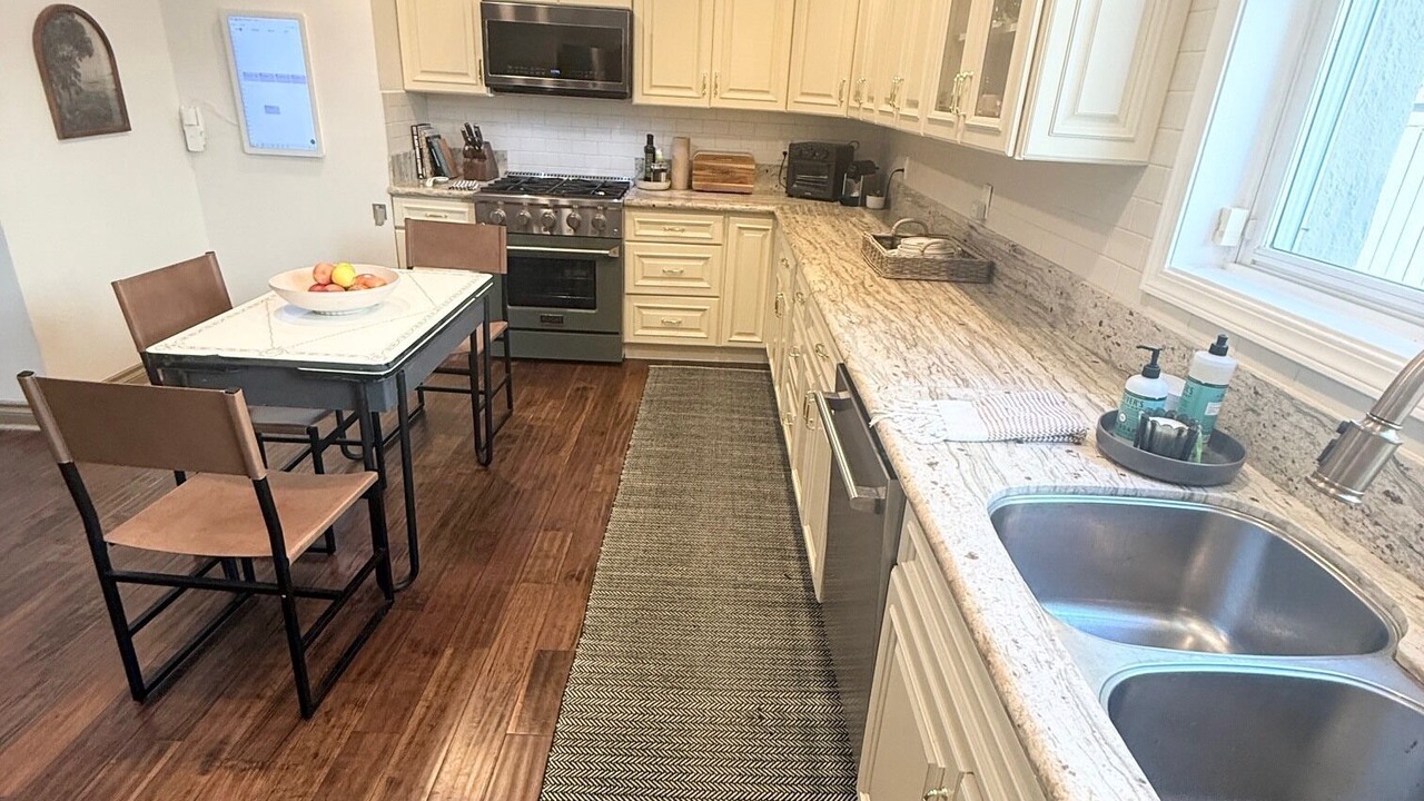 Photo of Kitchen in Greater Wilshire - Hancock Park