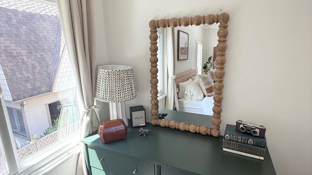 Photo of Bedroom in Greater Wilshire - Hancock Park