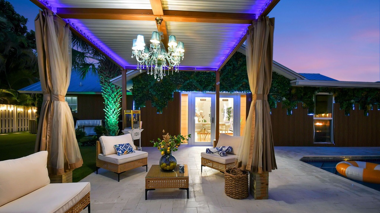 Photo of Patio Balcony in Tropic Palms